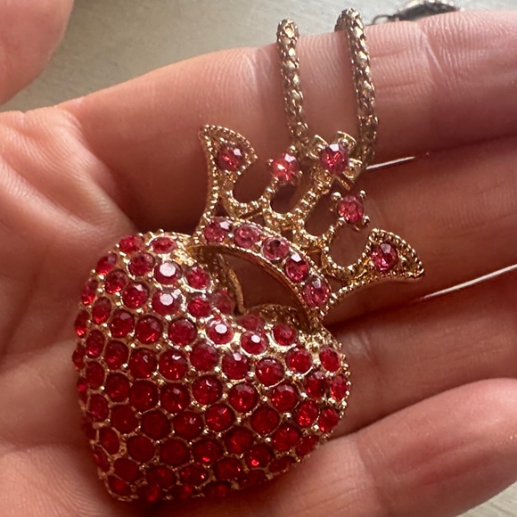 Crystal Heart Crown Pendant Necklace - Pink - Picture 3 of 4